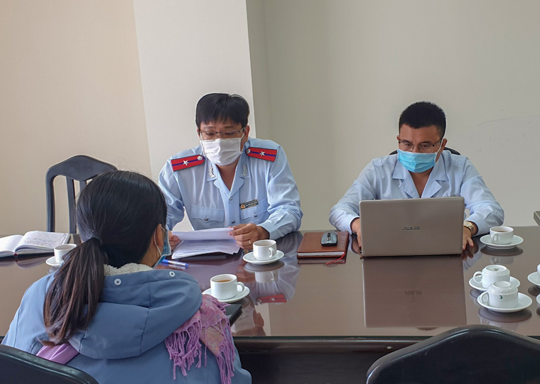 Nhắc nhở 243 cá nhân, xử phạt 14 trường hợp đăng tải, chia sẻ sai lệch thông tin Covid-19