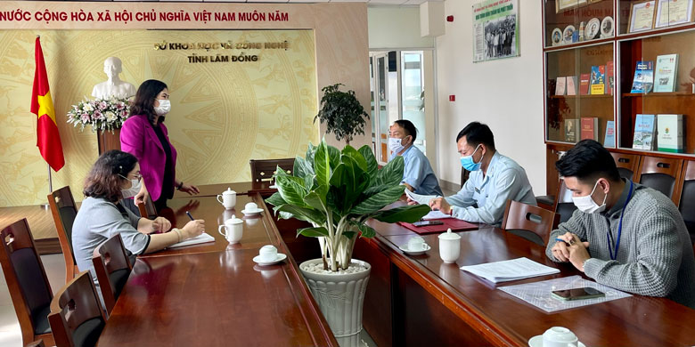 Đoàn kiểm tra của Sở Y tế làm việc với Sở Khoa học và Công nghệ tỉnh về công tác phòng chống dịch Covid-19