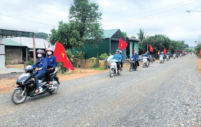 Tiếng loa thanh niên góp sức phòng, chống dịch