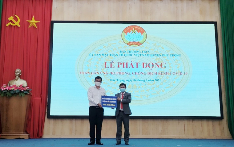 Đức Trọng: Tiếp nhận gần 1 tỷ đồng ủng hộ phòng chống Covid-19