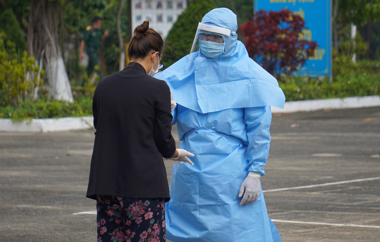 Lâm Đồng: Gọi đường dây nóng để được hỗ trợ các thông tin về Covid-19