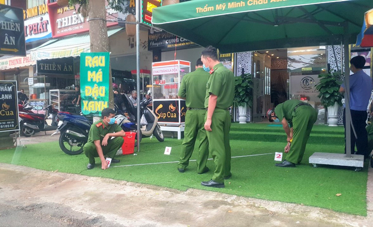 Khám nghiệm, dựng lại hiện trường vụ phóng viên bị hành hung, lăng mạ khi tác nghiệp