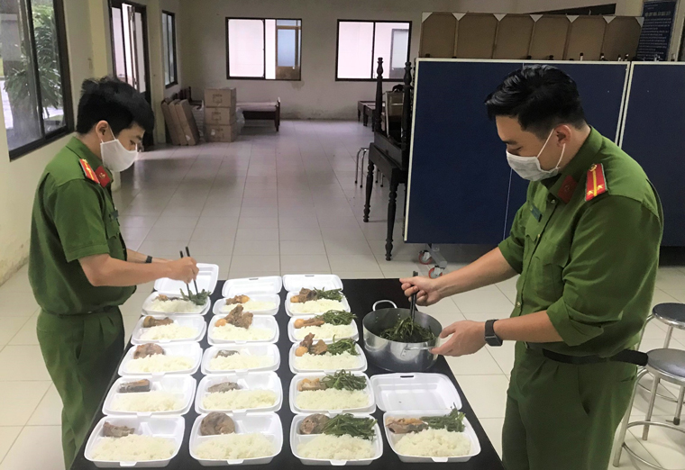 Không được phép xem người cách ly y tế là người bệnh