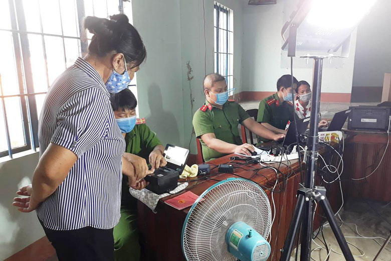 Cát Tiên: Tiếp tục triển khai làm CCCD cho người dân