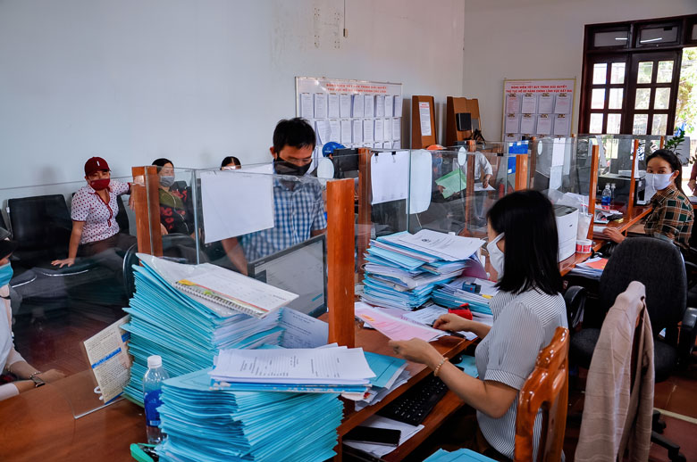 Tăng mức độ hài lòng của người dân trong giải quyết hồ sơ tại các huyện, thành