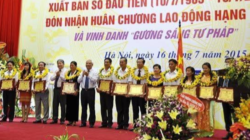 Tôn vinh ''Gương sáng pháp luật'' để lan tỏa tinh thần thượng tôn pháp luật và các giá trị nhân văn
