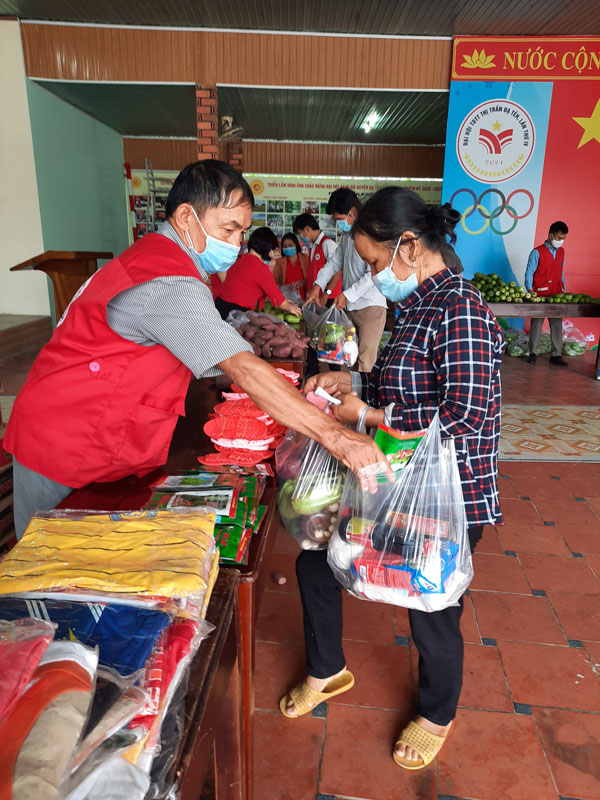 Đạ Tẻh: Huy động gần 390 triệu đồng trong Tháng nhân đạo