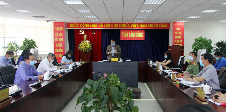 Tổ chức thi tốt nghiệp THPT 2021 thành 2 đợt