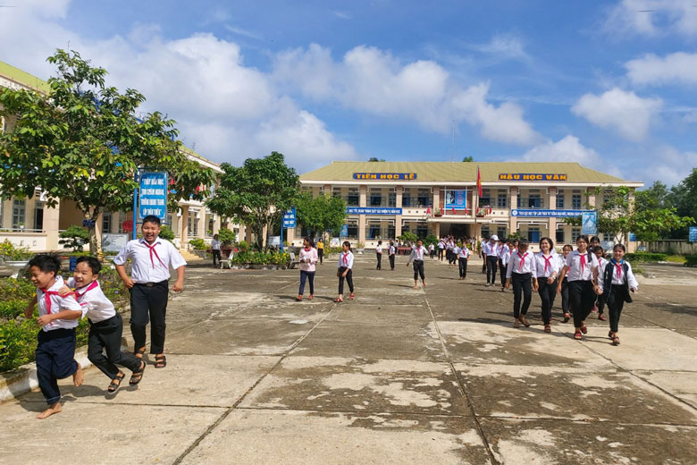 Cát Tiên: Chú trọng đầu tư giáo dục vùng đồng bào dân tộc thiểu số