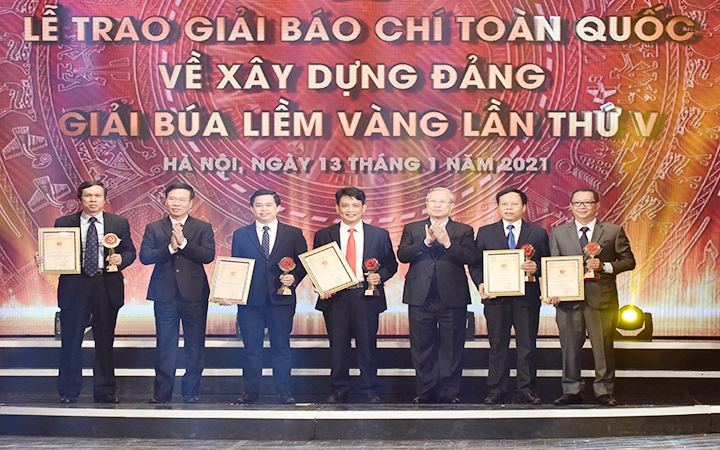 Nghề báo vinh quang, thách thức, trách nhiệm