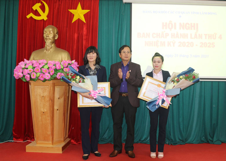 Tăng cường sự lãnh đạo của Đảng trong phòng, chống tiêu cực