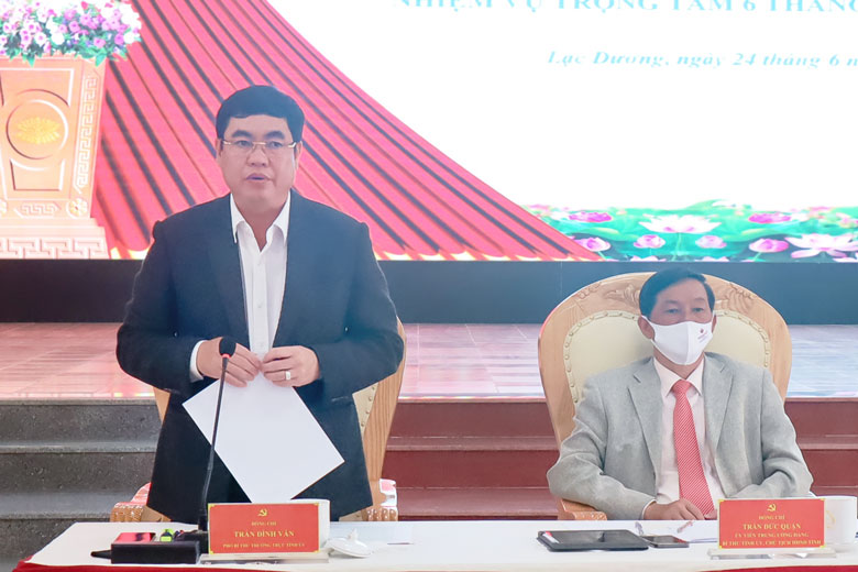 Đồng chí Trần Đình Văn - Phó Bí thư Thường trực Tỉnh ủy phát biểu tại buổi làm việc