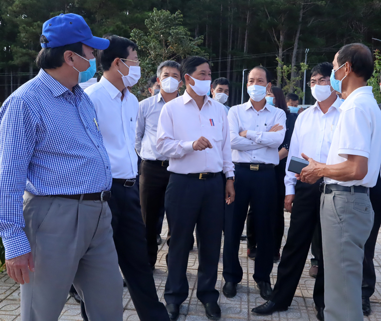 Đoàn công tác kiểm tra kiểm tra tại khu đô thị Vạn Xuân
