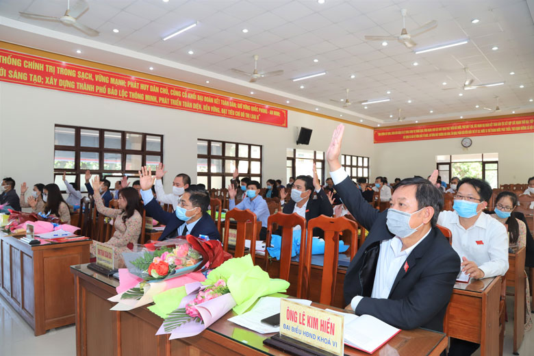 Đồng chí Nguyễn Văn Triệu trúng cử chức danh Chủ tịch HĐND TP Bảo Lộc