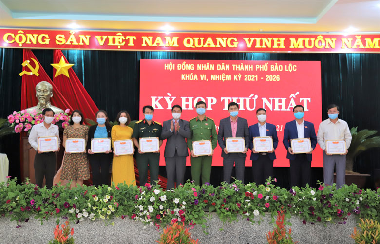 Các tập thể, cá nhân nhận giấy khen của Chủ tịch UBND TP Bảo Lộc