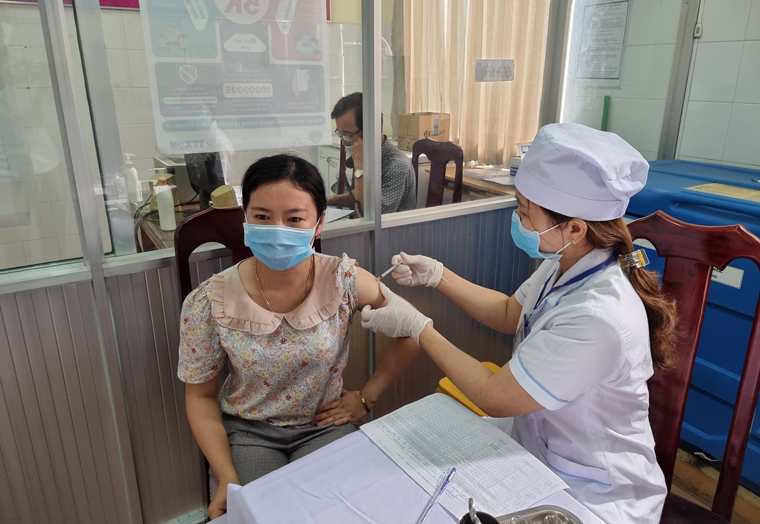 Đạ Tẻh: 1.190 người được tiêm vắc xin phòng Covid-19 đợt 2