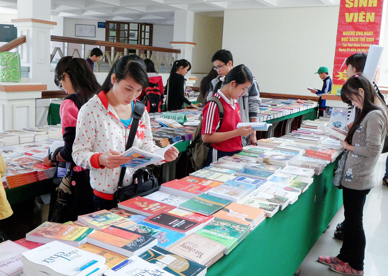 Ngày hội văn hóa sách của Thư viện luôn hấp dẫn và thu hút bạn đọc