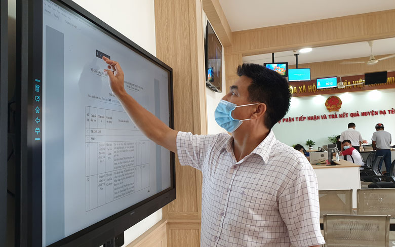 Màn hình hiển thị quá trình giải quyết thủ tục hành chính của các đơn vị ở mọi thời điểm