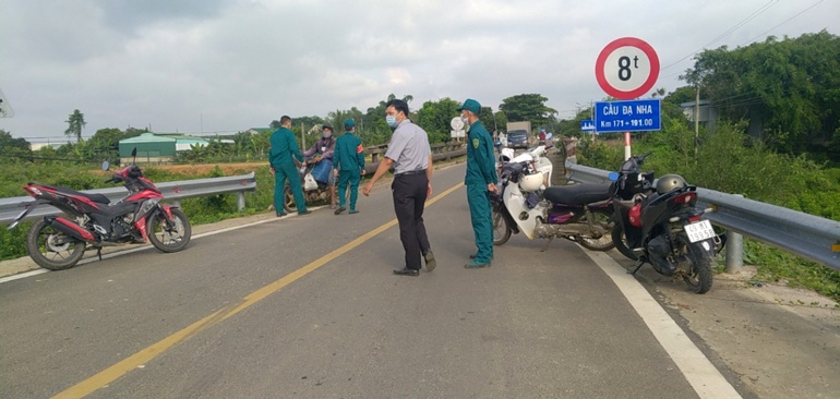 Tìm người đến các địa điểm nguy cơ liên quan đến 1 trường hợp nghi nhiễm SARS-CoV-2 tại Đạ Tẻh
