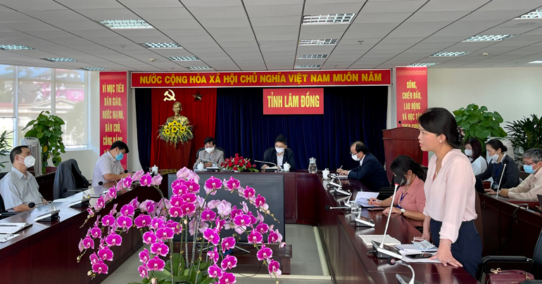 Các đại biểu phát biểu tại hội nghị