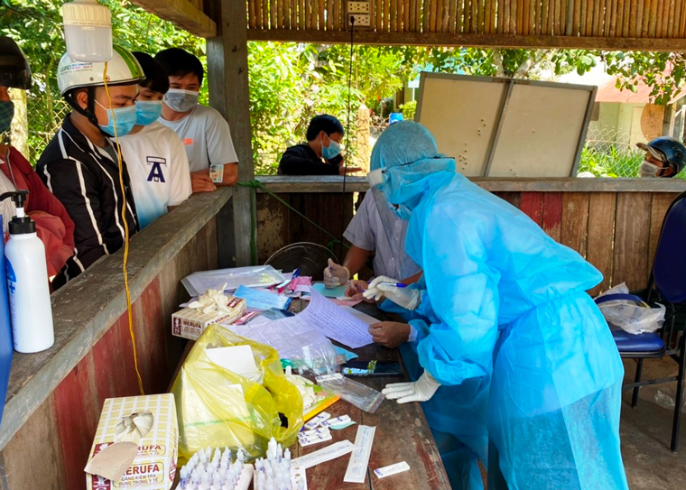 Cát Tiên: Xét nghiệm nhanh Covid-19, tạo thuận lợi cho phương tiện lưu thông hàng hóa