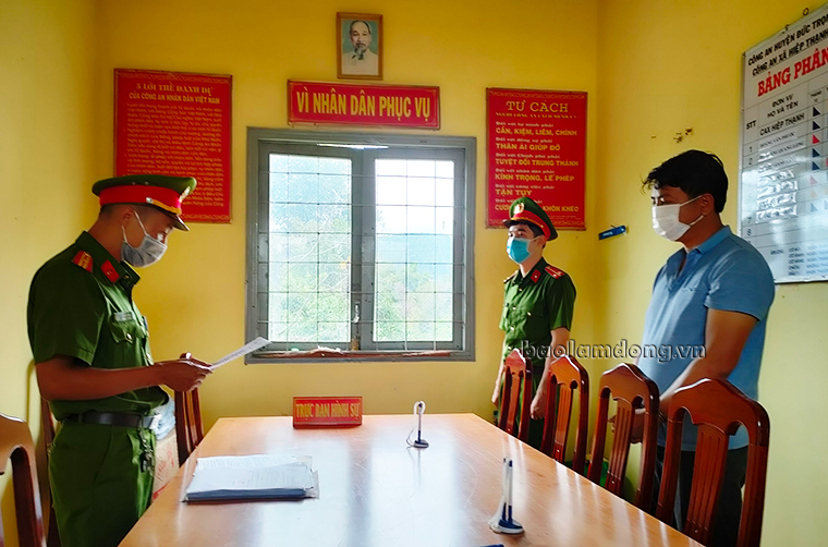 Khởi tố, bắt tạm giam đối tượng Vũ Tiến Minh tội ''Chống người thi hành công vụ''