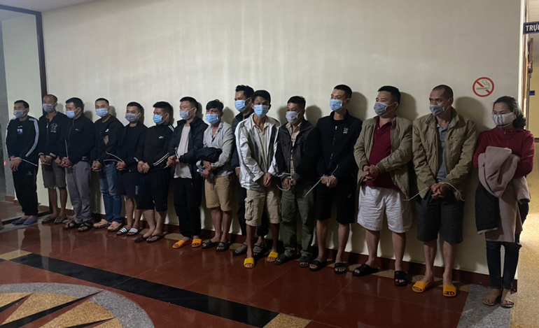 Bắt quả tang vụ đánh bạc trong thời điểm cao điểm phòng chống dịch Covid