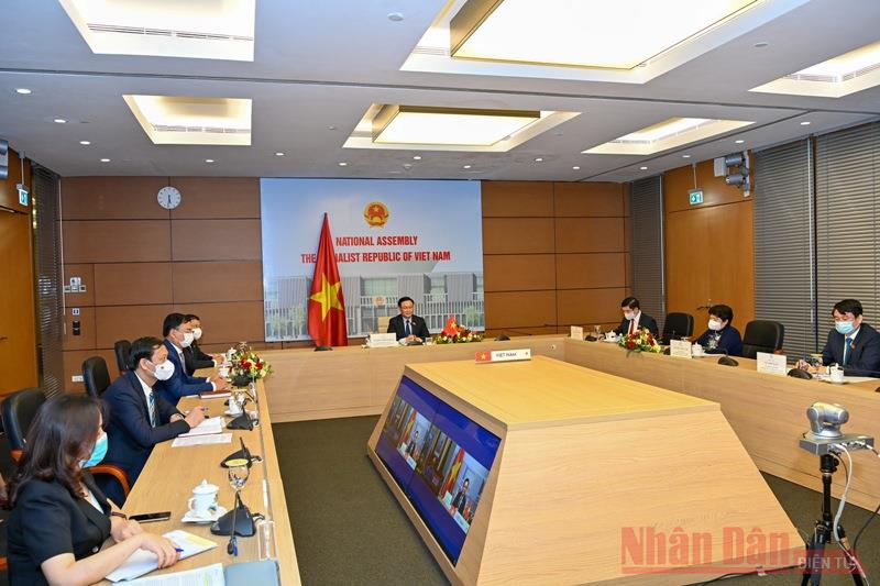 Quang cảnh buổi hội đàm trực tuyến với Chủ tịch Hạ viện Maroc.