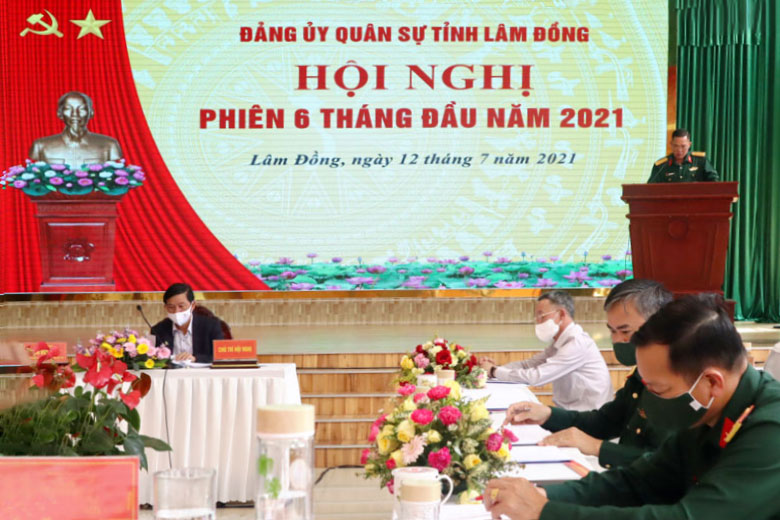 Các đại biểu tham dự thực hiện nghiêm quy định về phòng chống dịch bệnh