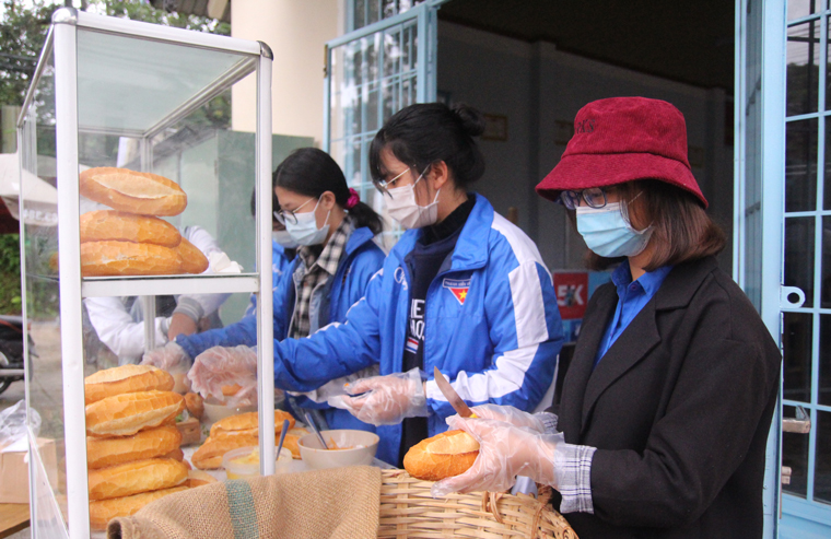 Ấm lòng tủ bánh mì 0 đồng