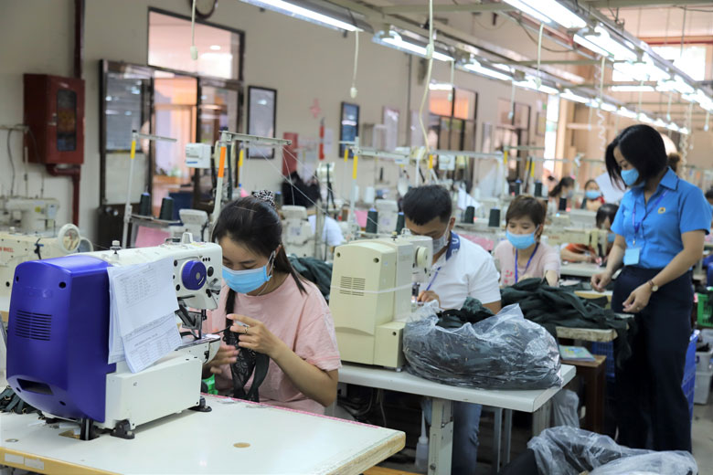 Gần 13 triệu người trong cả nước bị ảnh hưởng tiêu cực bởi dịch Covid-19