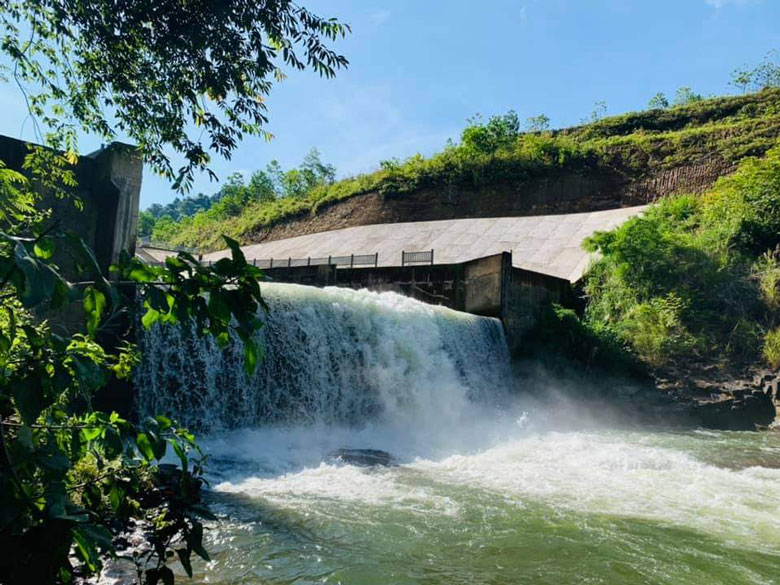 Đập tràn hồ Đạ Tẻh