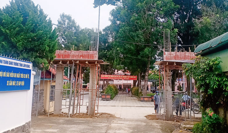 Để an toàn khi học sinh bước vào cổng trường
