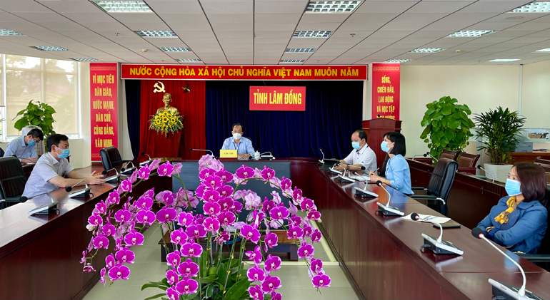 Trực tuyến tập huấn cập nhật hướng dẫn chẩn đoán, điều trị Covid-19