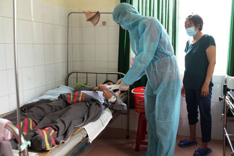 Vỡ òa hạnh phúc giữa khu cách ly