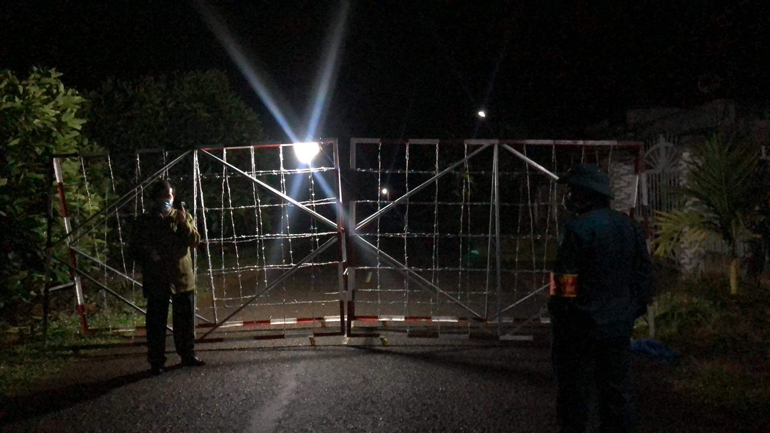 Đêm 19/7, huyện Di Linh đã phong tỏa và lập 5 chốt kiểm soát người và phương tiện ra vào Thôn 13
