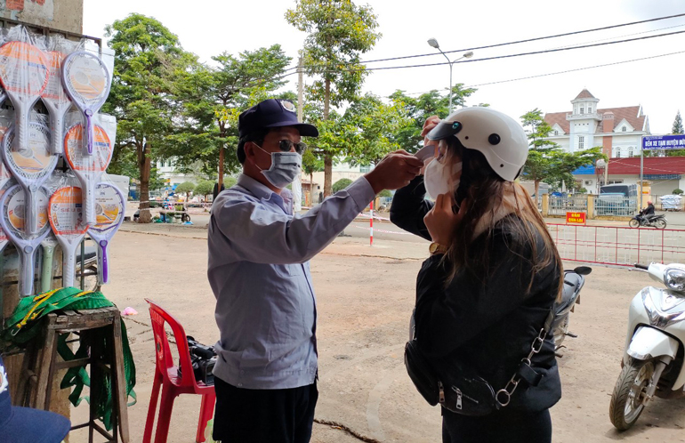 Đức Trọng: Tăng cường phòng chống dịch tại các cơ sở kinh doanh, buôn bán