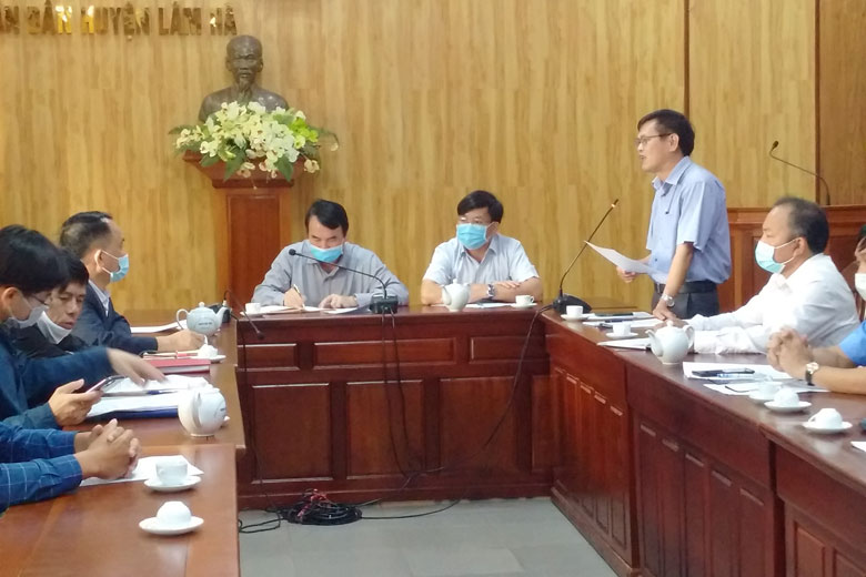 Đồng chí Phạm S làm việc với lãnh đạo huyện Lâm Hà