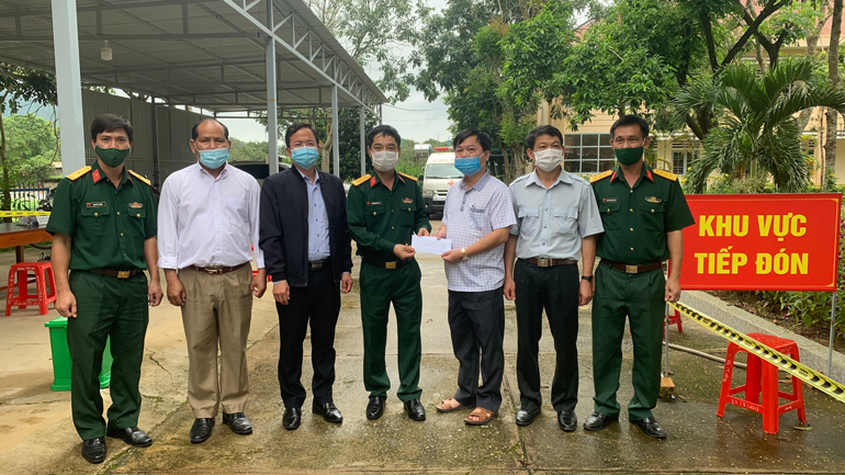 Thăm, động viên tinh thần lực lượng chống dịch tại Đam Rông
