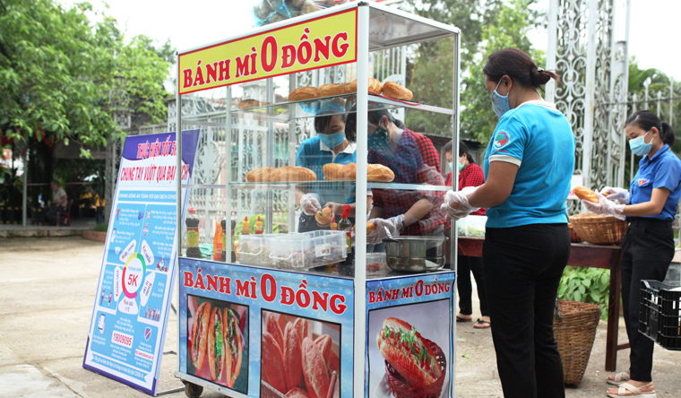Đạ Tẻh: Ấm lòng tủ bánh mì 0 đồng
