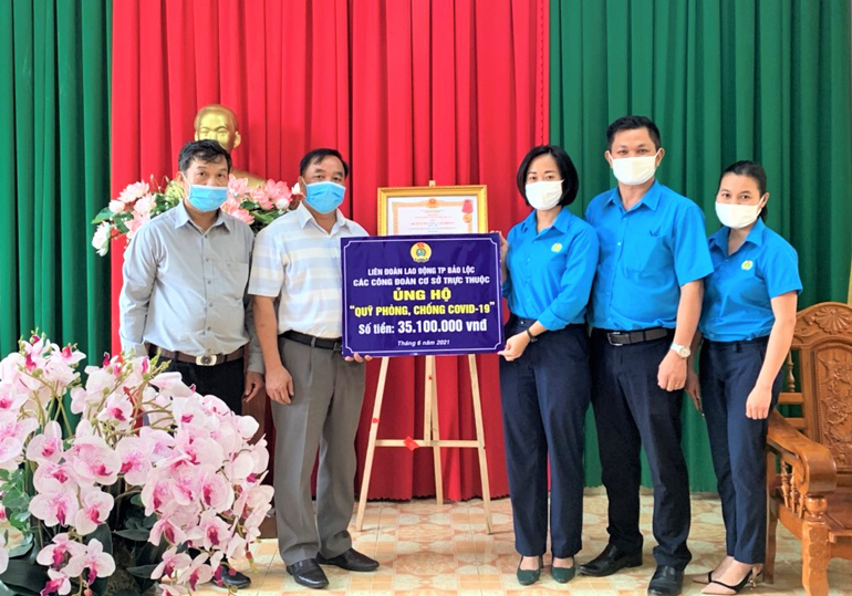 Bảo Lộc: Tiếp nhận hơn 2,2 tỷ đồng ủng hộ quỹ phòng, chống và mua vắc xin phòng Covid – 19