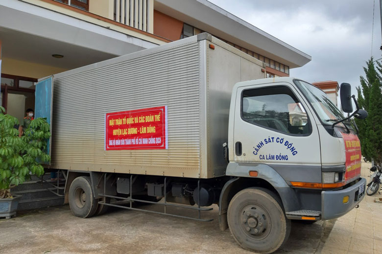 Lạc Dương:  Tiếp tục ''chuyến xe yêu thương'' ủng hộ thành phố Hồ Chí Minh
