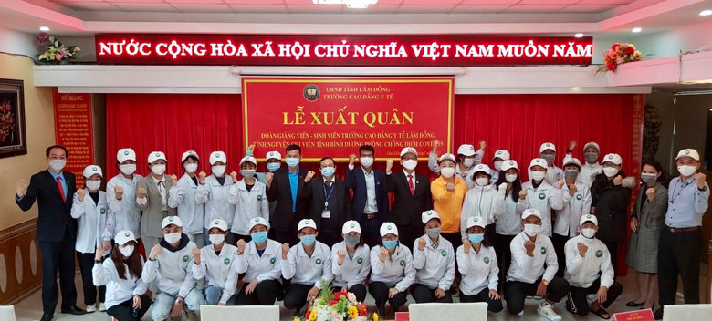 32 giảng viên, sinh viên Trường Cao đẳng Y tế Lâm Đồng tình nguyện vào tâm dịch Bình Dương