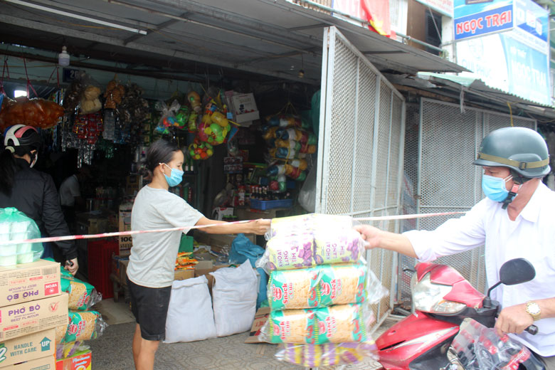 Đạ Huoai: Tiểu thương chấp hành nghiêm quy định 5K của Bộ Y tế