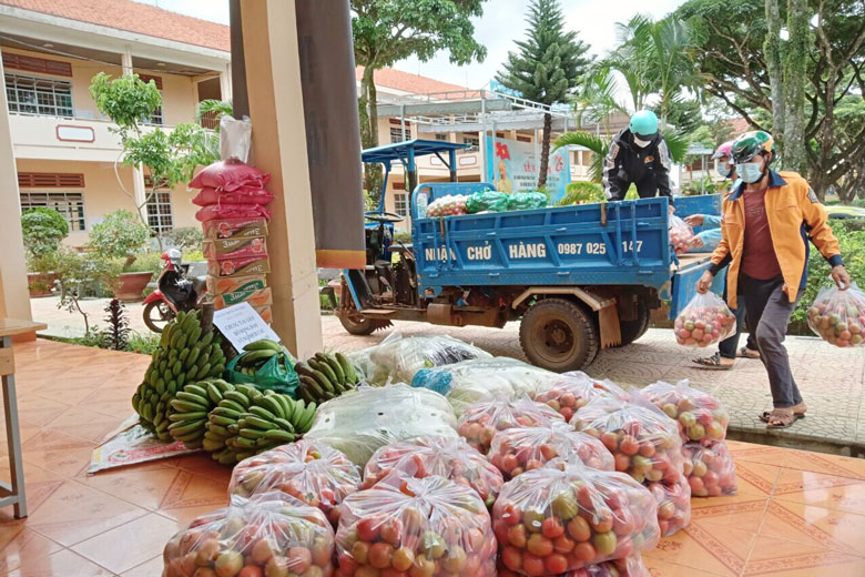 Thêm nhiều chuyến xe yêu thương hỗ trợ vùng dịch