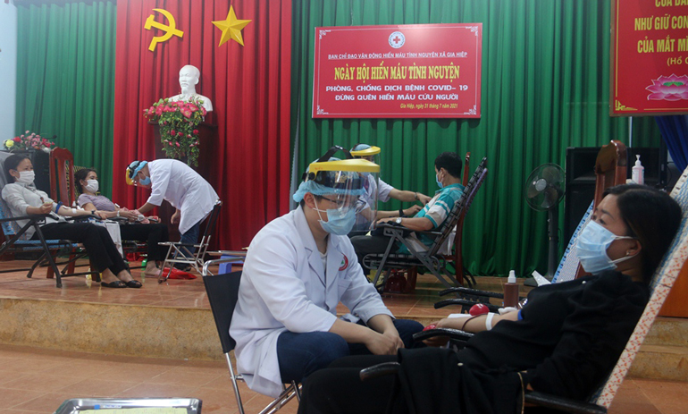 Di Linh hiến 272 đơn vị máu