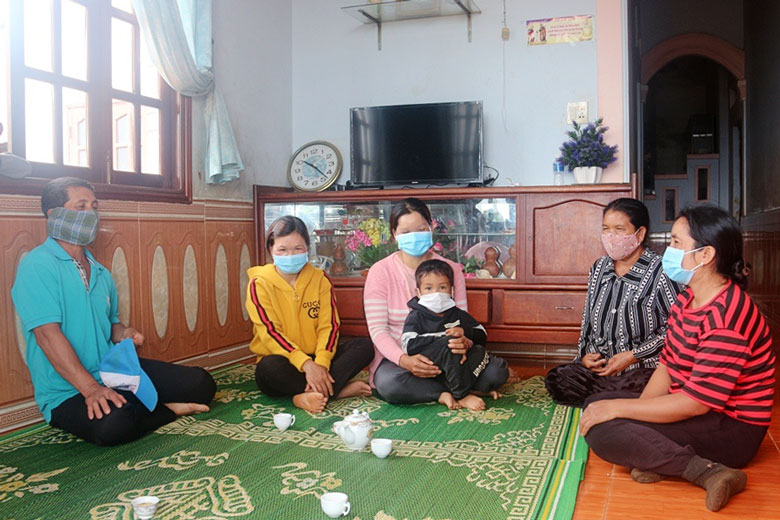 Chị Ka Trọng, cán bộ hội cơ sở giỏi