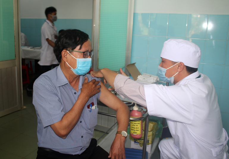 Đức Trọng: Tiêm 1.500 liều vắc xin phòng Covid-9 đợt 5