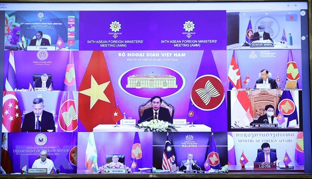 Bộ trưởng Bộ Ngoại giao Bùi Thanh Sơn phát biểu trực tuyến tại điểm cầu Hà Nội. 