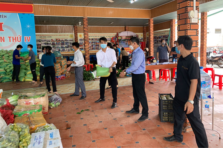 Nghĩa tình từ vùng dịch
